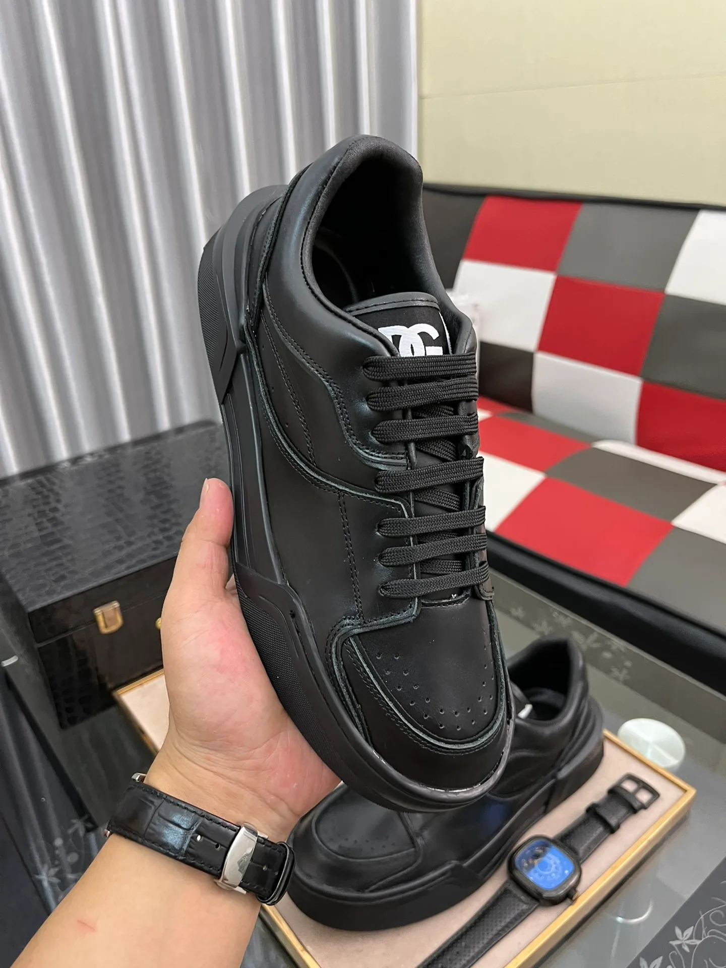 Men's shoes 💰480⌚️⌚️【DG～】Men's casual shoes are on sale simultaneously in 2022z cabinets 🔷Multiple colors🔜Handmade upper with graffiti fabric ➕Genuine leather lining, comfortable and breathable, sole: original comfortable handmade graffiti wear-resistant outsole, ⚠️real thing📱photography🎬the real thing is better. Code number 38-445⃣️Color optional
